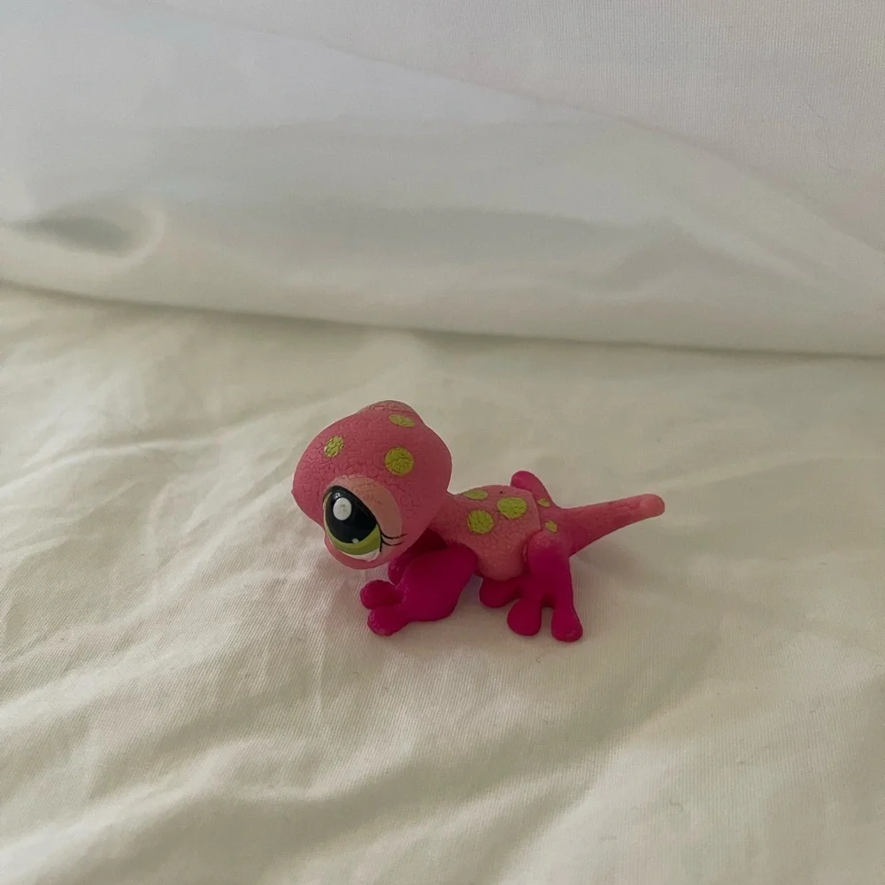 Littlest Pet Shop #1455 Pink & Green Gecko Lizard